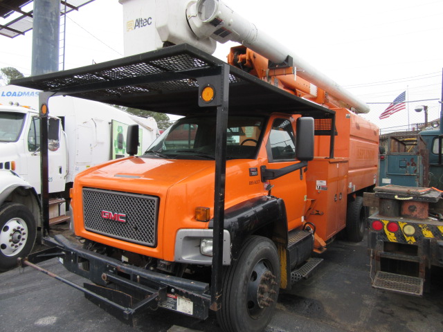 Click for price on this 2009 GMC 7500 Altec 60′ Forestry Truck