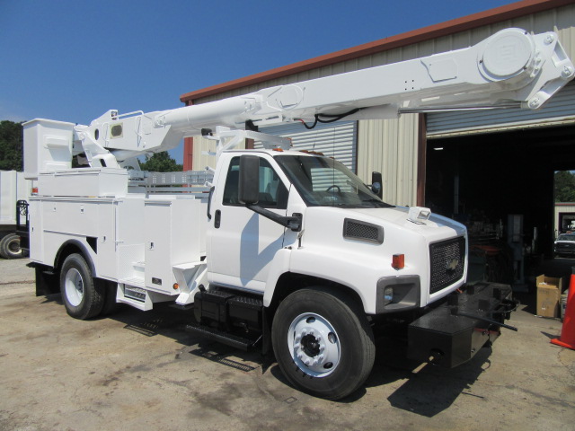 Click for price on this 2009 Chevy 8500 60′ Bucket Truck