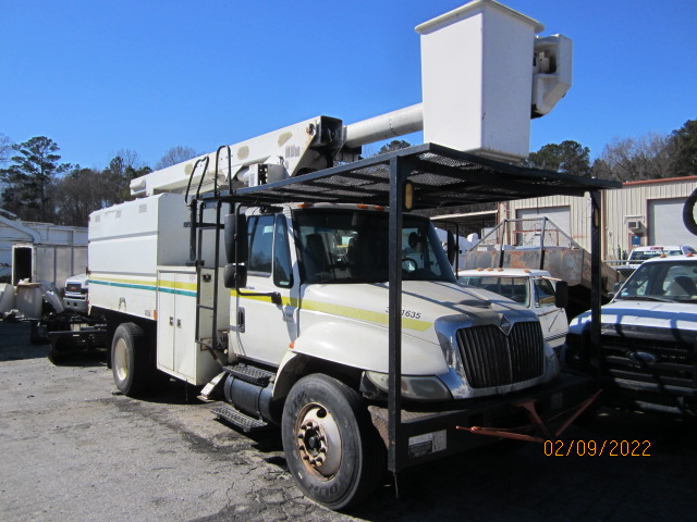 Click for price on this 2006 IHC 4300 Altec 61′ Forestry Truck
