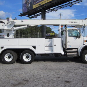 2008 Sterling Acterra 6x6 Commander 60' Digger