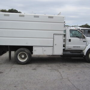2005 Ford F650 Under CDL Chip Dump