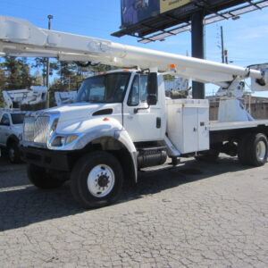 2006 IHC 7300 Altec 72' Flatbed Bucket Truck