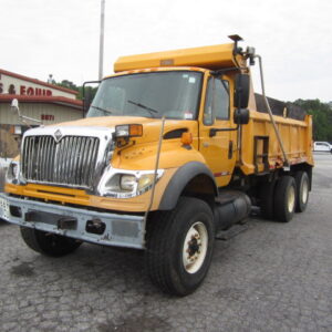 2004 IHC 7600 Dump Truck