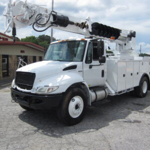 2013 IHC 4300 Altec 47' Digger Derrick